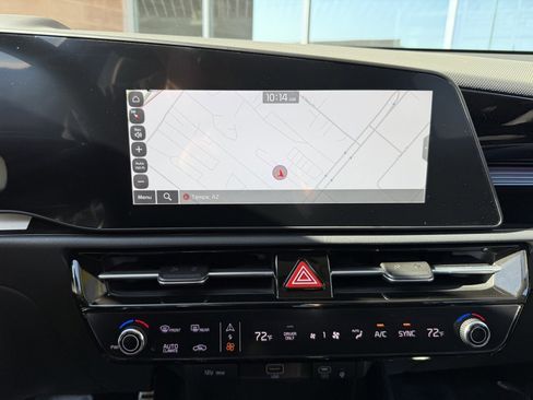 Used 2024 Kia Niro EX Touring image 20