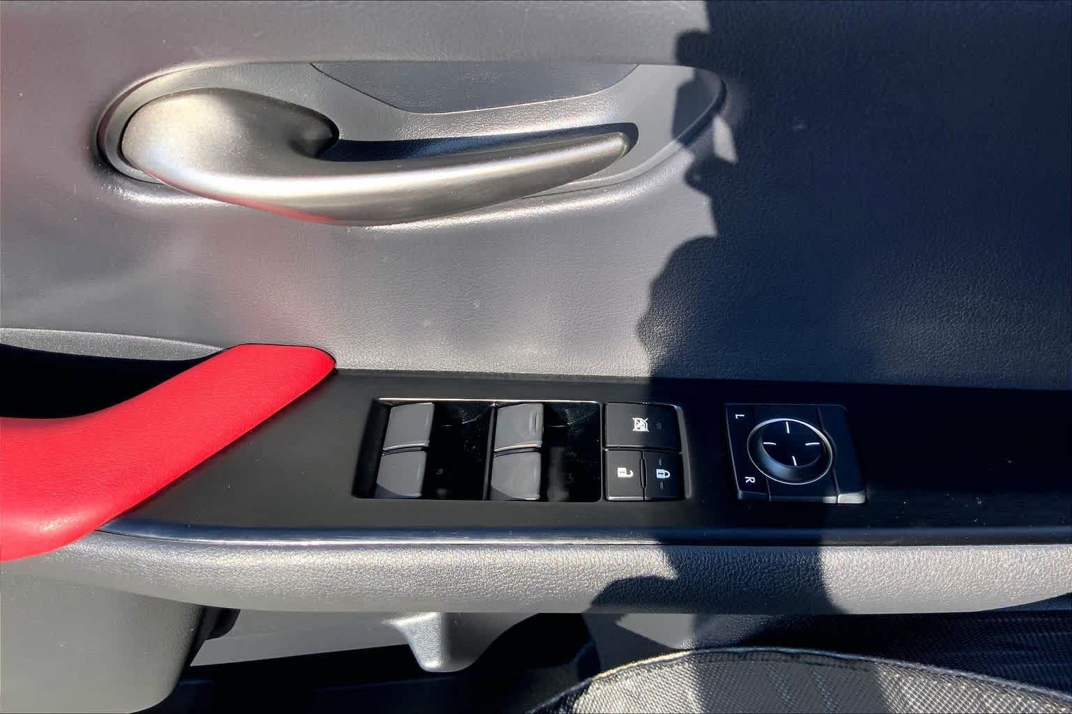 Used 2019 Lexus UX 250h F Sport AWD/4WD image 36