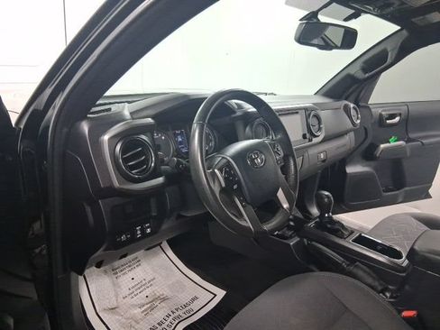 Used 2017 Toyota Tacoma TRD Off-Road w/ Tow Package (A/T) AWD/4WD image 23