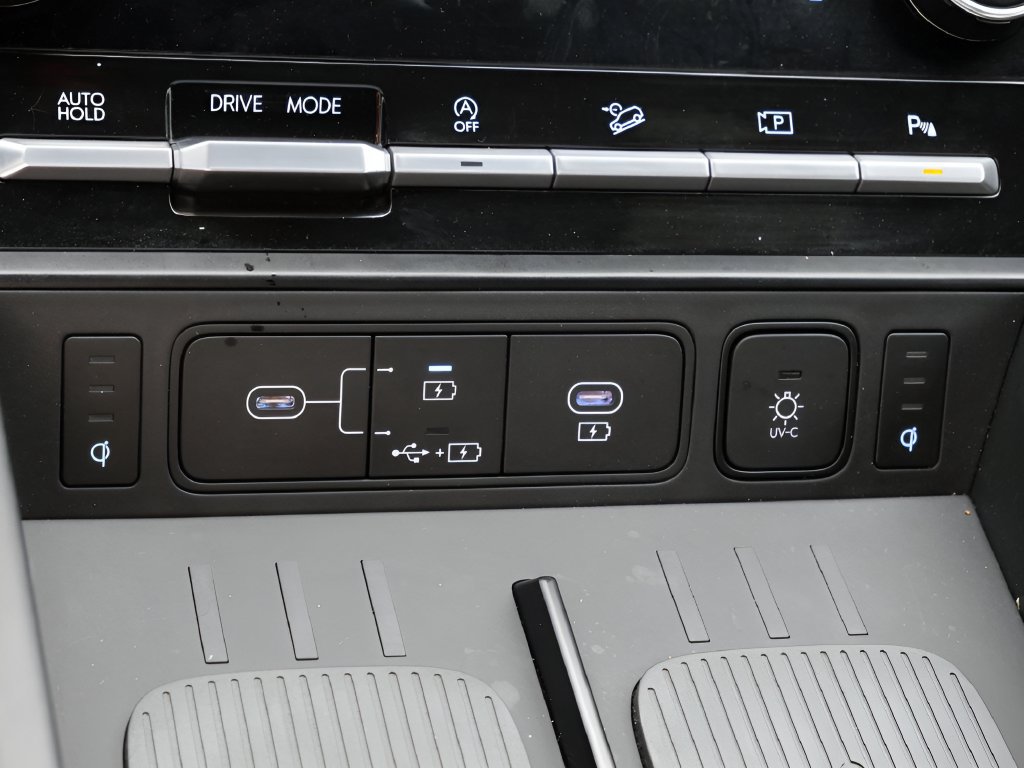 Used 2024 Hyundai Santa Fe Calligraphy FWD image 23