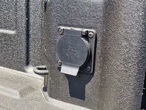 Used 2025 GMC Sierra 1500 AT4 w/ AT4 Preferred Package AWD/4WD image 14