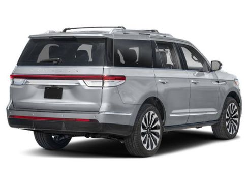 Certified 2023 Lincoln Navigator Reserve AWD/4WD image 2