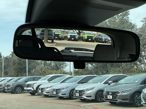 Used 2025 Honda HR-V LX image 27