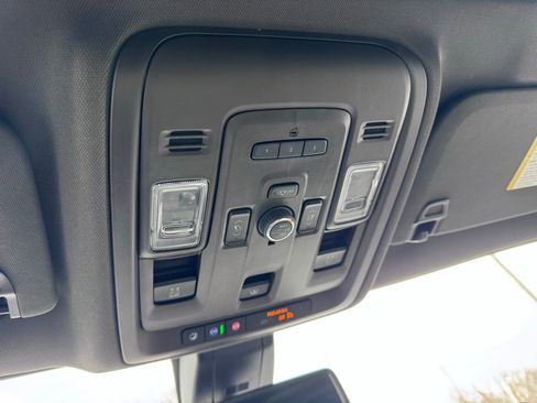 Used 2022 Chevrolet Tahoe LT w/ LT Signature Package image 38