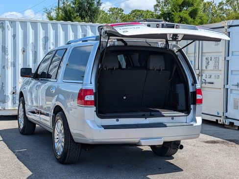Used 2014 Lincoln Navigator 2WD image 13