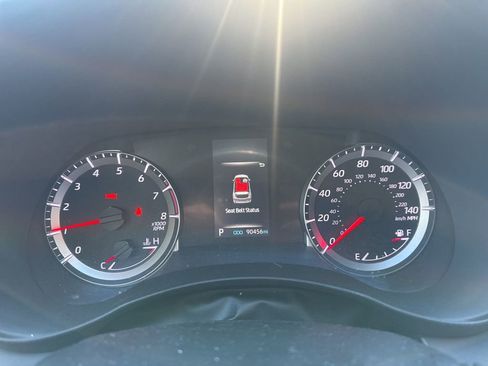 Used 2021 Toyota Highlander LE image 3