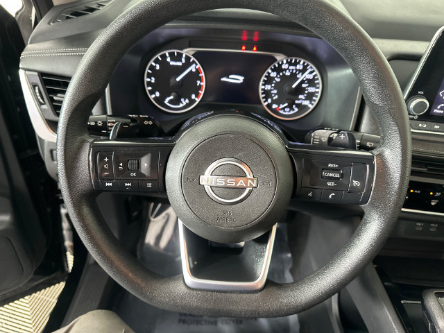 Used 2024 Nissan Rogue S AWD/4WD image 7