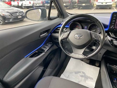 Used 2022 Toyota C-HR XLE image 33