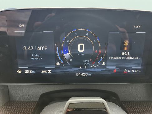 Used 2025 Chevrolet Traverse RS AWD/4WD image 12