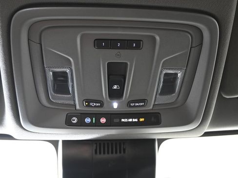 Used 2025 Chevrolet Silverado 3500 LTZ w/ LTZ Convenience Package AWD/4WD image 32