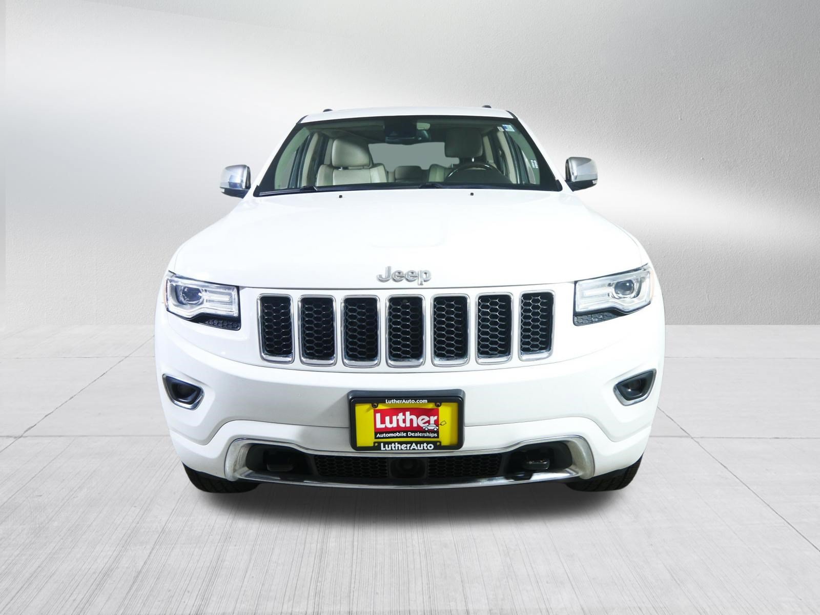 Used 2015 Jeep Grand Cherokee Overland w/ Advanced Technology Group AWD/4WD image 2