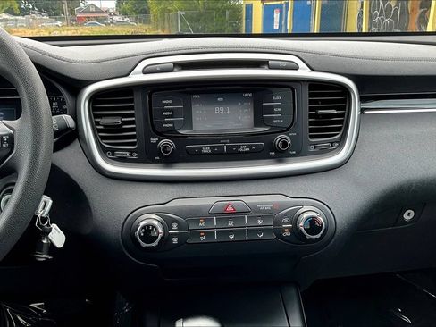 Used 2018 Kia Sorento L FWD image 8