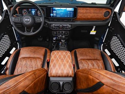 Used 2026 Jeep Wrangler Unlimited Sport image 2