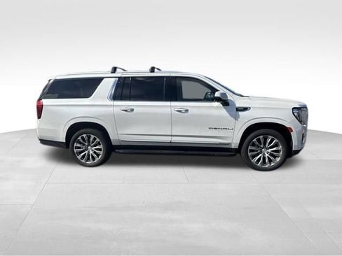 Used 2021 GMC Yukon XL Denali AWD/4WD image 9