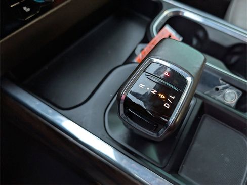 Used 2023 GMC Sierra 1500 SLT w/ SLT Premium Package image 16