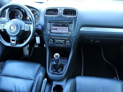 Used 2013 Volkswagen Golf R w/Sunroof & Navi image 20