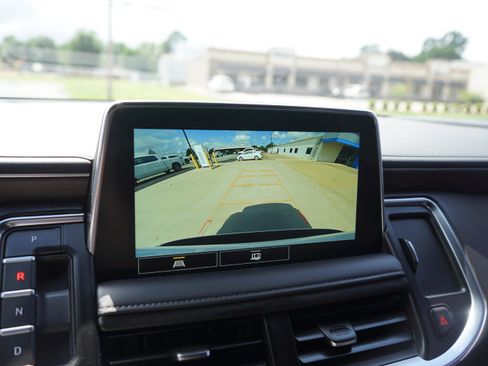 Used 2021 Chevrolet Tahoe Z71 w/ Rear Media and Nav Package AWD/4WD image 15