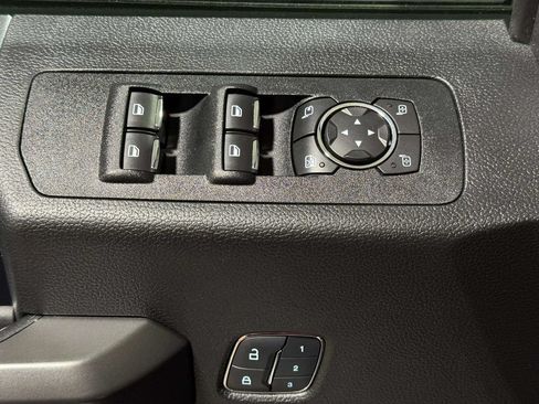Used 2018 Ford F150 Lariat w/ Equipment Group 502A Luxury AWD/4WD image 8