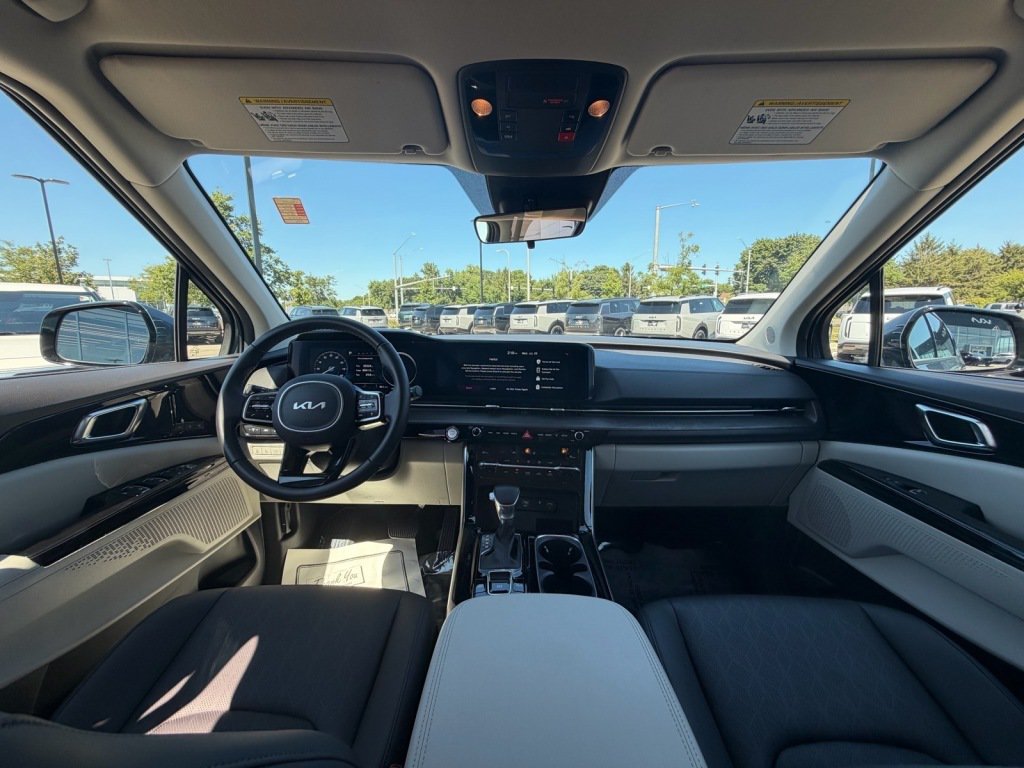 Used 2024 Kia Carnival SX FWD image 9