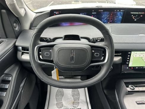New 2025 Lincoln Navigator L Reserve AWD/4WD image 14