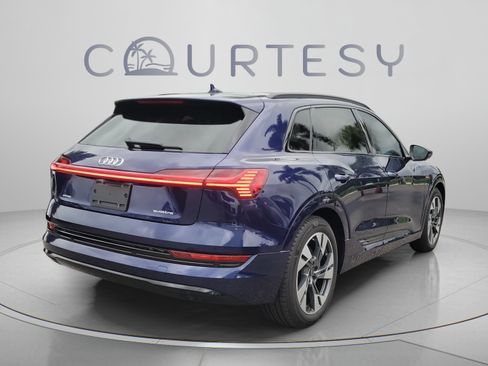 Used 2022 Audi e-tron Premium AWD/4WD image 3