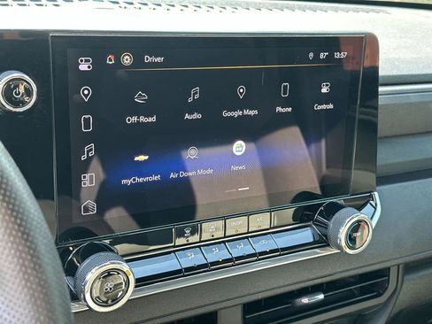 Used 2024 Chevrolet Colorado Trail Boss w/ Technology Package image 30