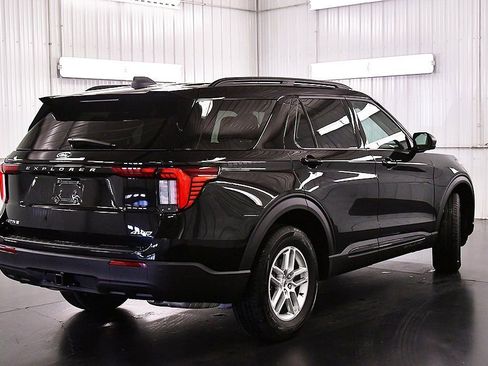 New 2026 Ford Explorer Active image 8