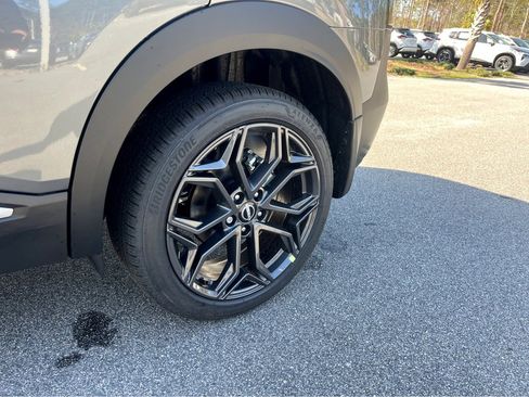 New 2025 Nissan Kicks SR image 3