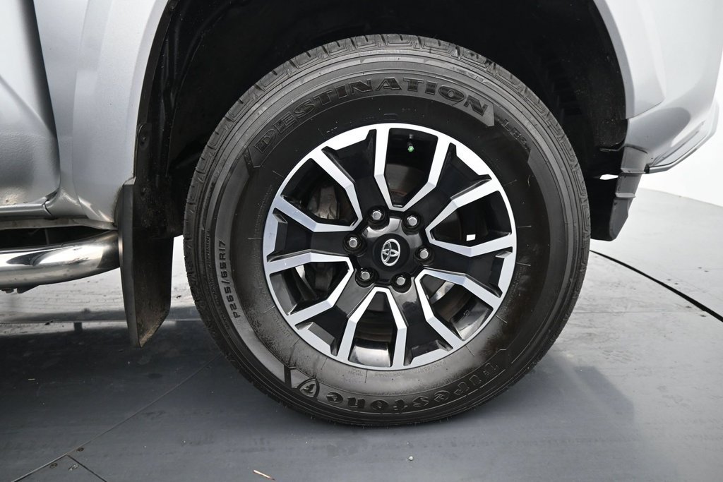 Used 2022 Toyota Tacoma TRD Sport AWD/4WD image 11