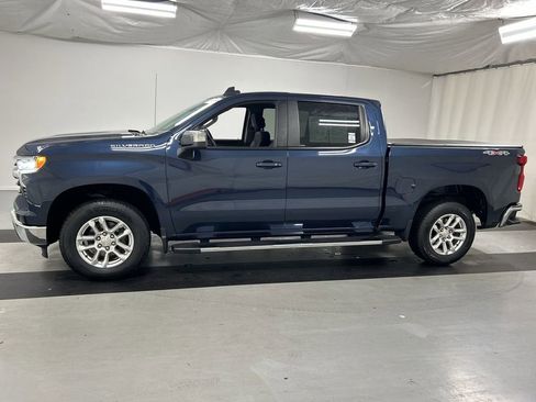 Used 2023 Chevrolet Silverado 1500 LT AWD/4WD image 6