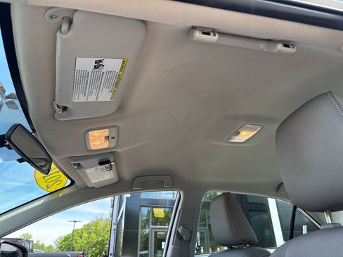 Used 2016 Toyota Corolla LE FWD image 19