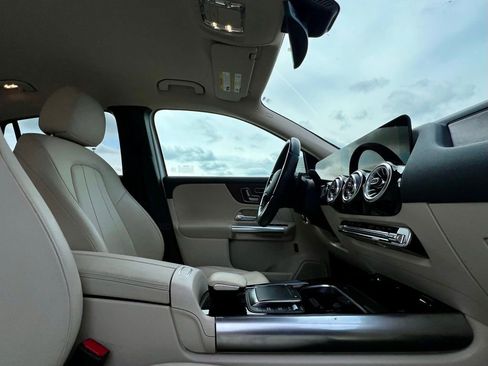 Certified 2023 Mercedes-Benz GLA 250 4MATIC image 17