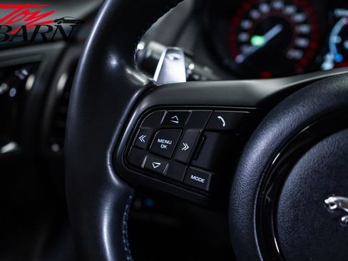 Used 2017 Jaguar F-TYPE SVR AWD/4WD image 31