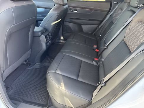 Used 2025 Nissan Murano Platinum image 12