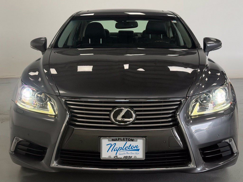 Used 2016 Lexus LS 460 AWD w/ Comfort Package image 7