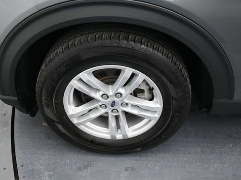 Certified 2023 Ford Explorer XLT image 9