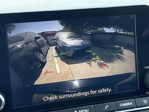 Used 2025 Nissan Rogue SV FWD image 16