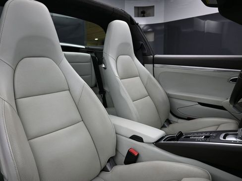 Used 2014 Porsche 911 Targa 4S image 25