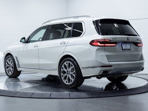 Certified 2023 BMW X7 xDrive40i w/ Premium Package image 9