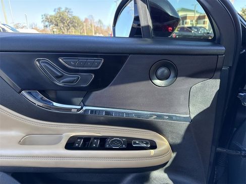 Used 2022 Lincoln Corsair Reserve w/ Equipment Group 201A image 12