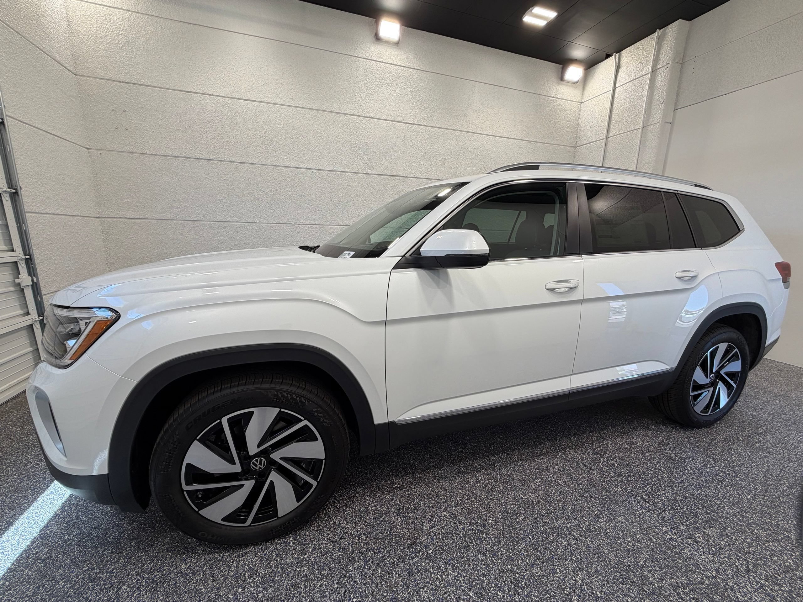 New 2026 Volkswagen Atlas SEL AWD/4WD image 2