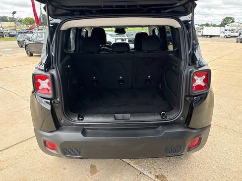 Used 2023 Jeep Renegade Altitude w/ Sun/Sound Group AWD/4WD image 35