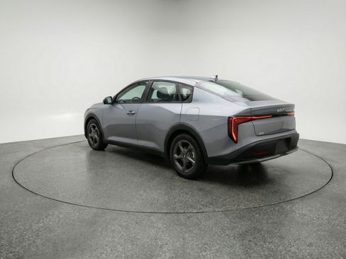 Used 2025 Kia K4 LXS image 6