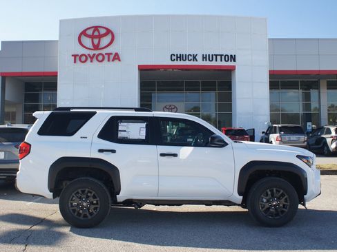 Used 2026 Toyota 4Runner SR5 RWD image 19