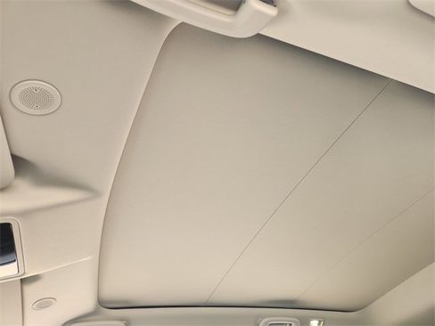 New 2025 Land Rover Discovery Sport S image 18