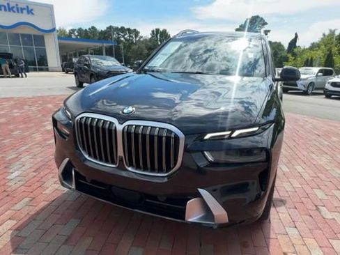 Used 2025 BMW X7 xDrive40i AWD/4WD image 6