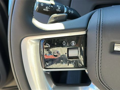 New 2025 Land Rover Range Rover Long Wheelbase SE image 13