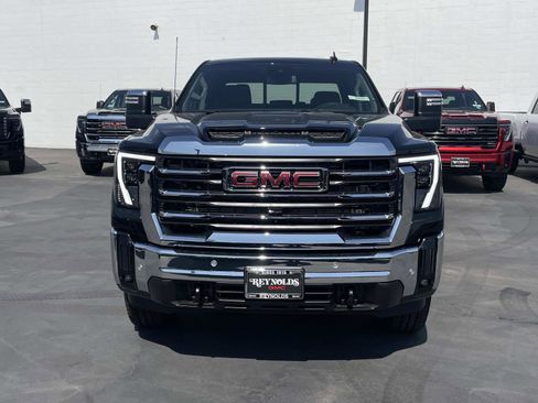 New 2025 GMC Sierra 2500 SLT image 2