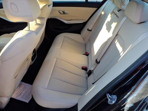 Used 2022 BMW 330i xDrive Sedan w/ Premium Package image 7