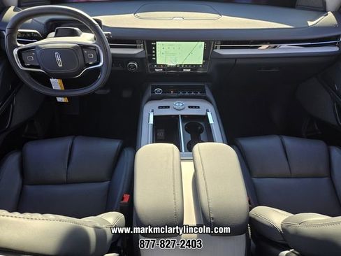 New 2026 Lincoln Navigator L Reserve AWD/4WD image 11